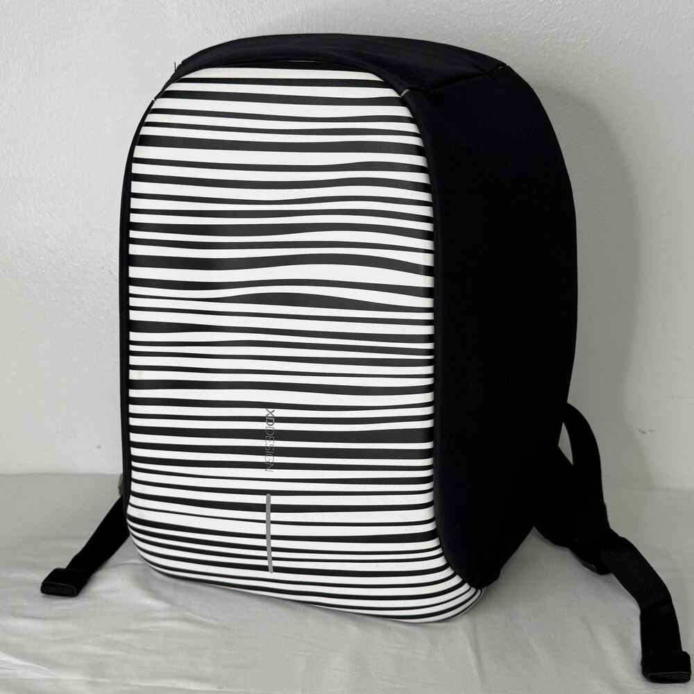 XD Design Anti-Theft Laptop Backpack Black White USB Charging Port Travel Bag